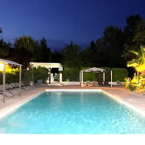 Des Pins Hotel